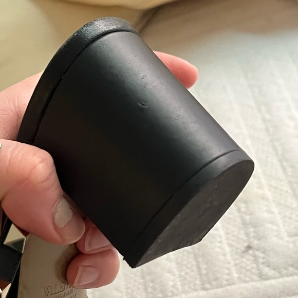 Valentino rock stud heels black size 9 - Picture 6 of 6